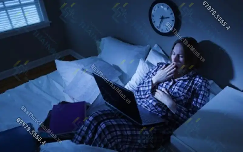 Góc giải đáp: Thức khuya có bị ung thư không?