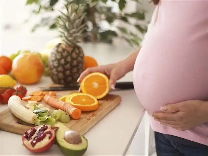 Mẹ bầu uống vitamin C được không? Những điều cần lưu ý những gì?