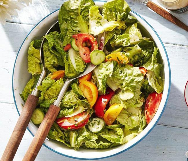 Giảm cân bằng salad táo đỏ: Bí quyết cho vóc dáng thon gọn