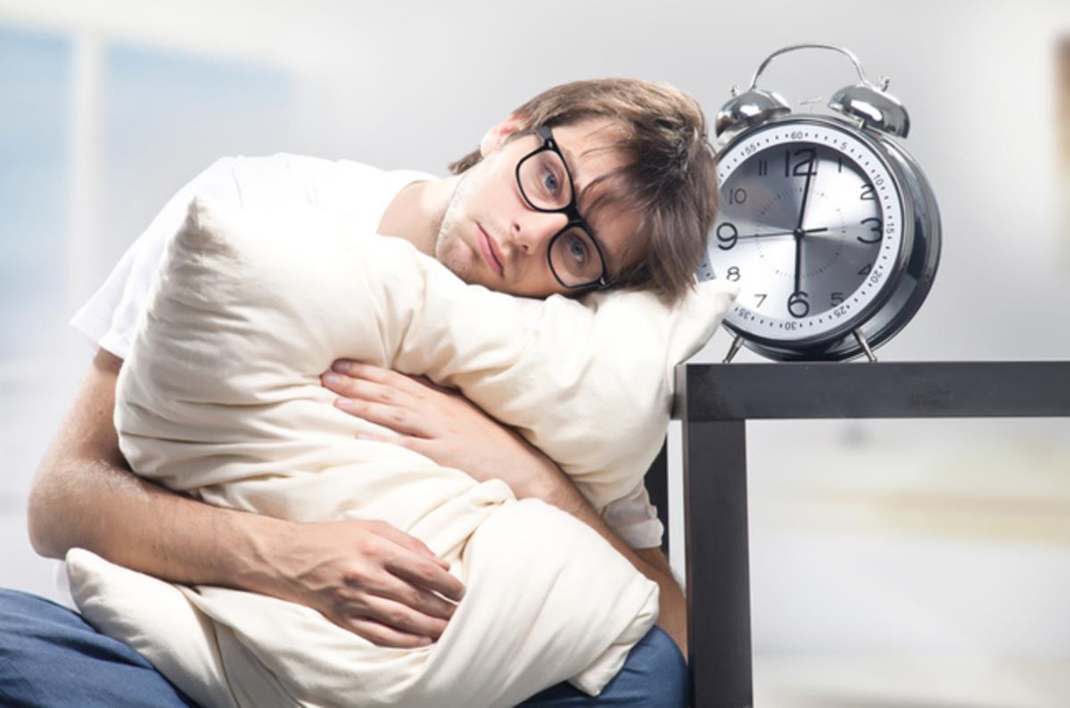 11 hậu quả mà bạn cần biết khi ngủ không đủ hoặc ngủ quá nhiều