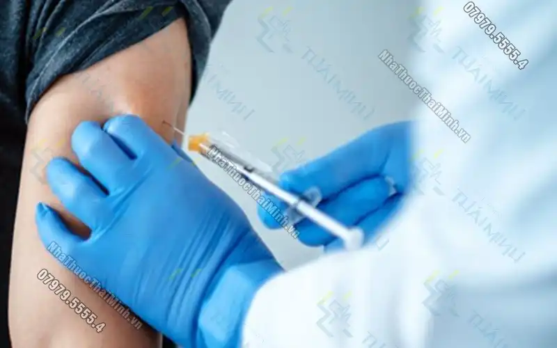 Cần chú ý điều gì để giảm đau sau khi tiêm vắc xin?
