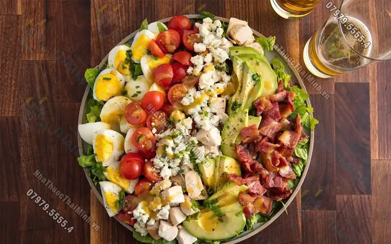 Giảm cân bằng salad táo đỏ: Bí quyết cho vóc dáng thon gọn