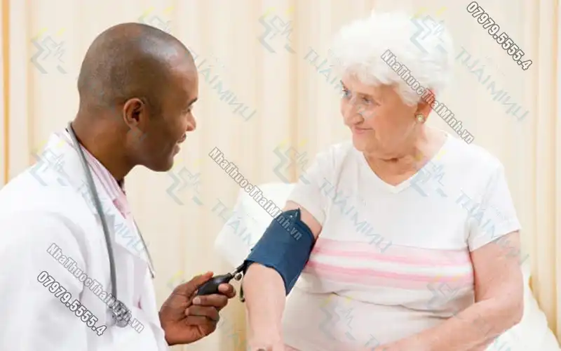 Góc giải đáp: Tại sao người lớn tuổi thường bị cao huyết áp?