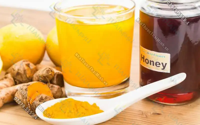 Bật mí bạn cách uống nghệ mật ong trị đau dạ dày hiệu quả