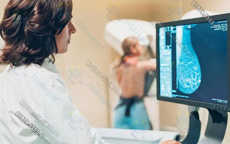 Chụp X-quang là gì? Chụp X quang có ảnh hưởng gì không?